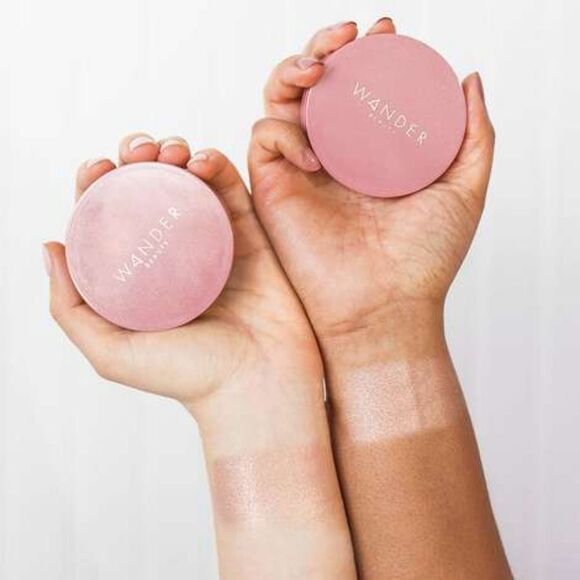 Wander Beauty Wanderess Glow Highlighter Compact After Glow 0.21 oz New OOS - Picture 2 of 13